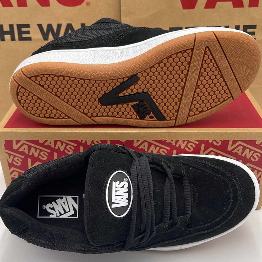 Vans Men’s Speed Ls Black/True White
VN000CTNBP6 Sneakers - Picture 3 of 16